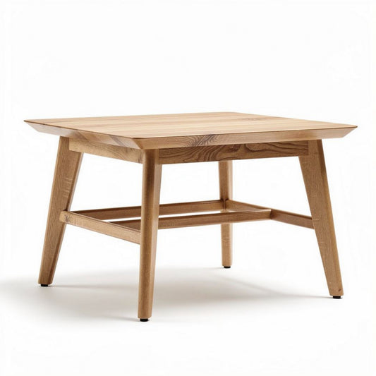 Houten salontafel 80 x 80 x 75cm met moderne uitstraling en stevige poten